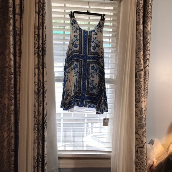 TAYLOR AND SAGE tunic - Picture 1 of 3